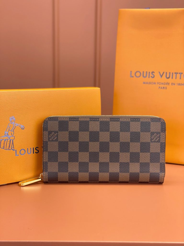 Louis Vuitton Zippy Wallet