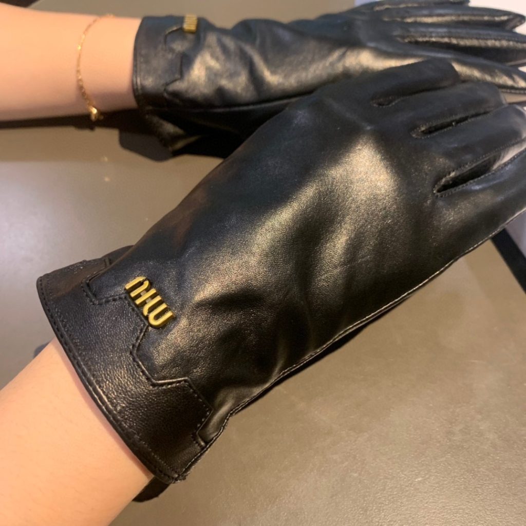 MIU MIU New Premium Lambskin Gloves