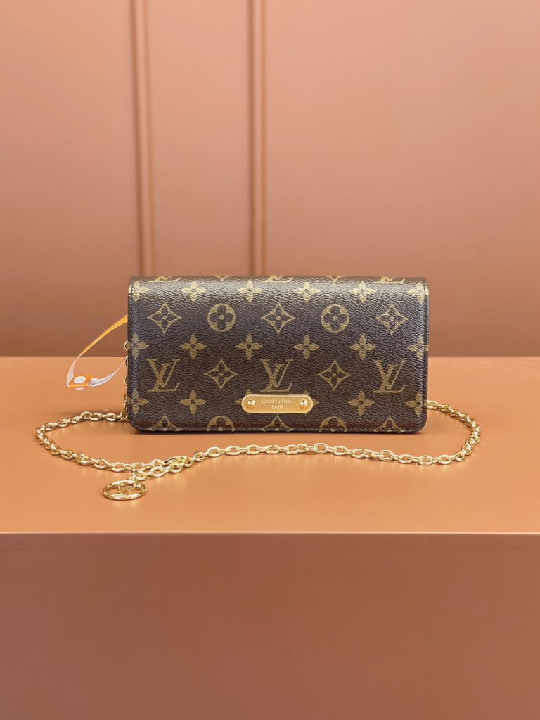 Louis Vuitton WALLET ON CHAIN LILY Bag