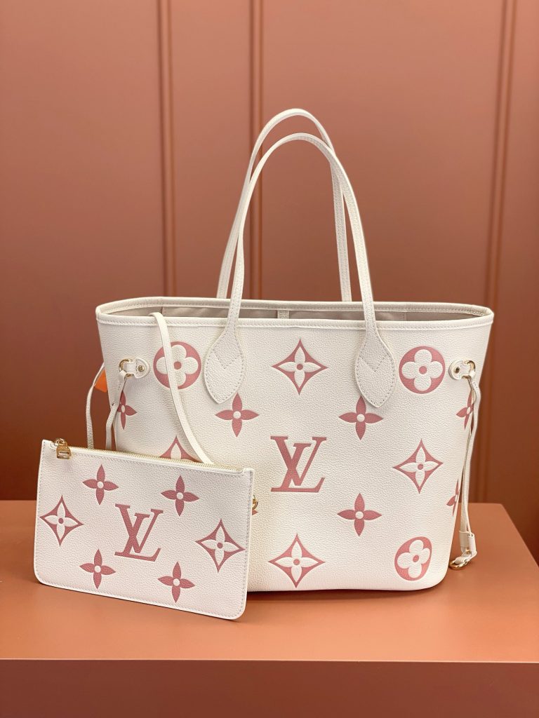 Louis Vuitton NEVERFULL MM (Medium) Tote Bag M21579