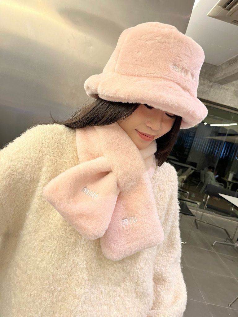 Miu Miu Lamb Fleece Scarf and Hat in Pink