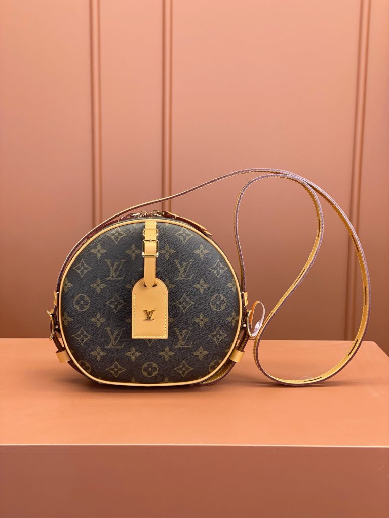 Louis Vuitton Boîte Chapeau Souple Handbag M45647