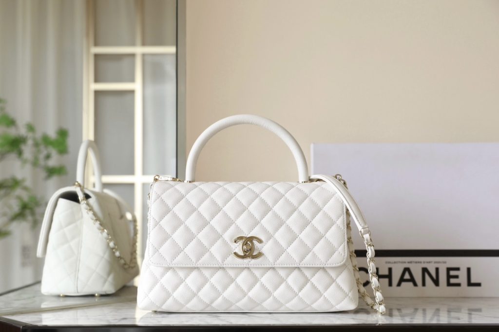 CHANEl Cocohandle Laptop flap bag white medium