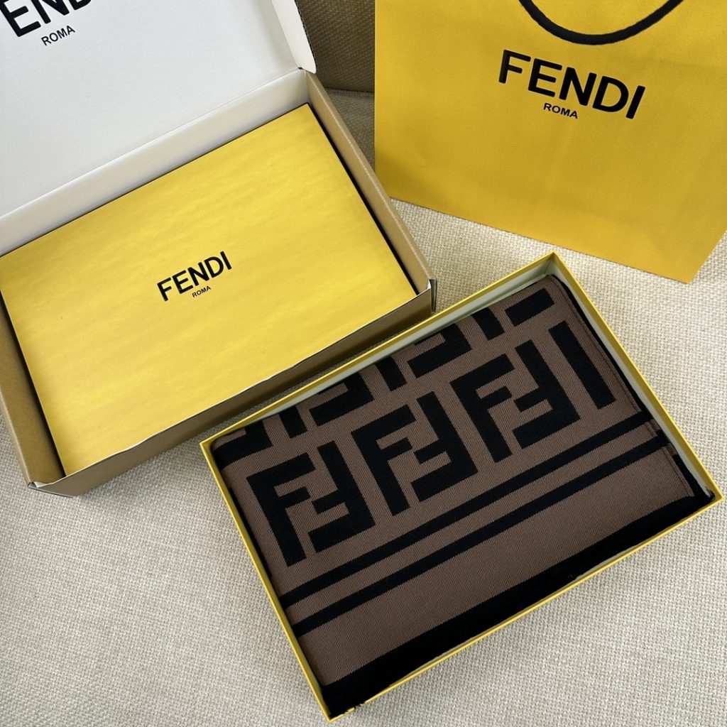 FENDI Classic Best-Selling Scarf