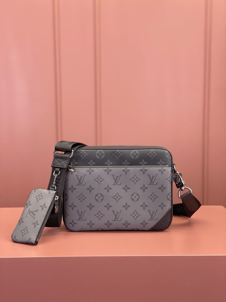 Louis Vuitton TRIO Messenger Bag