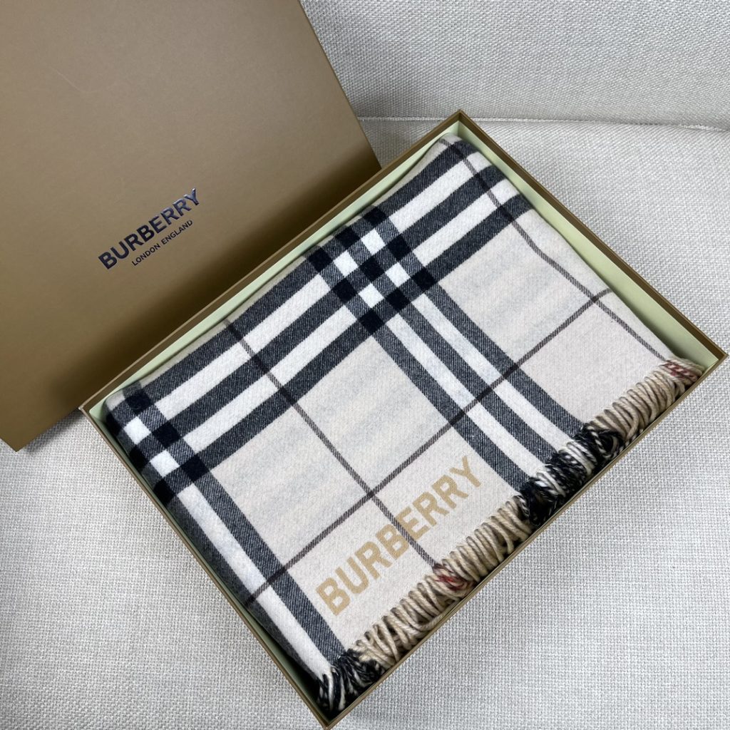 Burberry Check Contrast Cape