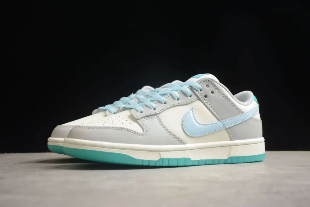 Nike SB Dunk Low 520 FN3433-141