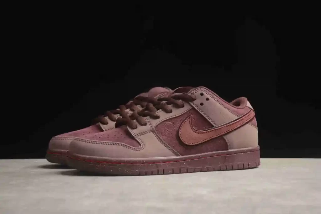 Nike Dunk Low Premium SB ‘City of Love Collection ‑ Burgundy Crush’ FN0619‑600