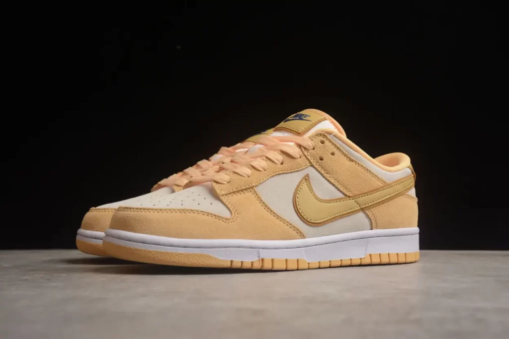 nike SB Dunk Low Gold Suede DV7411 200