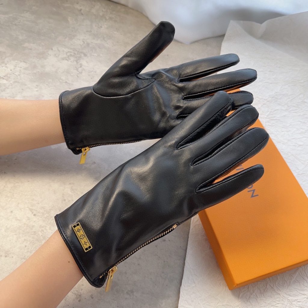 Louis Vuitton Women’s Lambskin Gloves