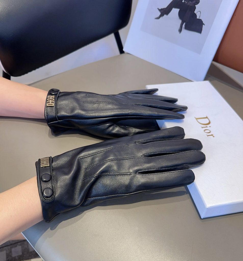 Dior Women’s Lambskin Fashion Gloves