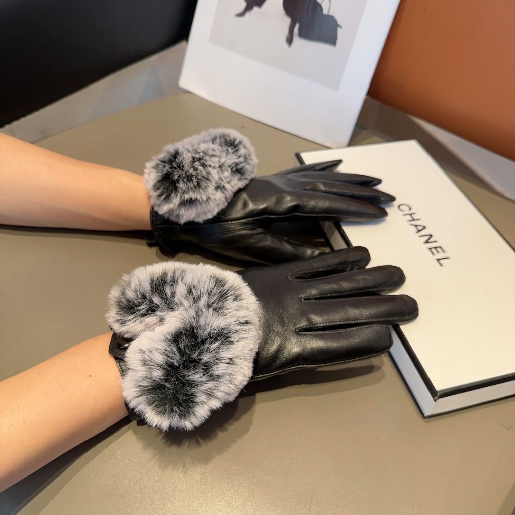 Chanel lambskin gloves