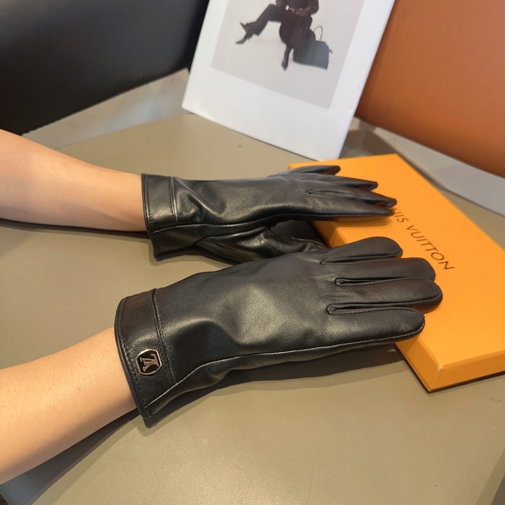 Louis Vuitton lambskin gloves