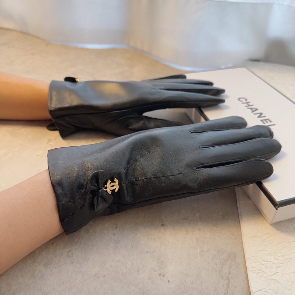 Chanel lambskin gloves