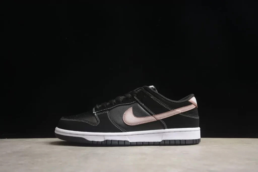 Nike Dunk Low Airbrush Swoosh FD6923-001