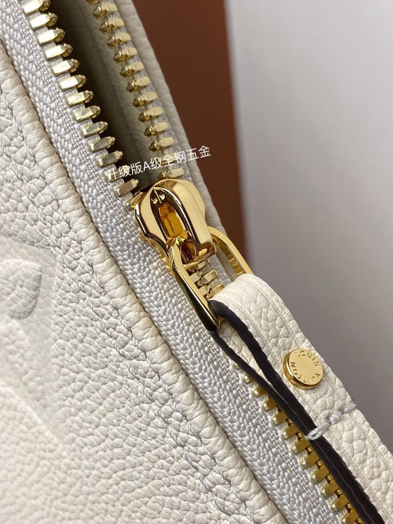 Louis Vuitton LOOP HOBO Bag M46739 White