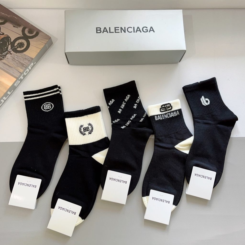 Balenciaga high-end ultra-soft mid-calf socks