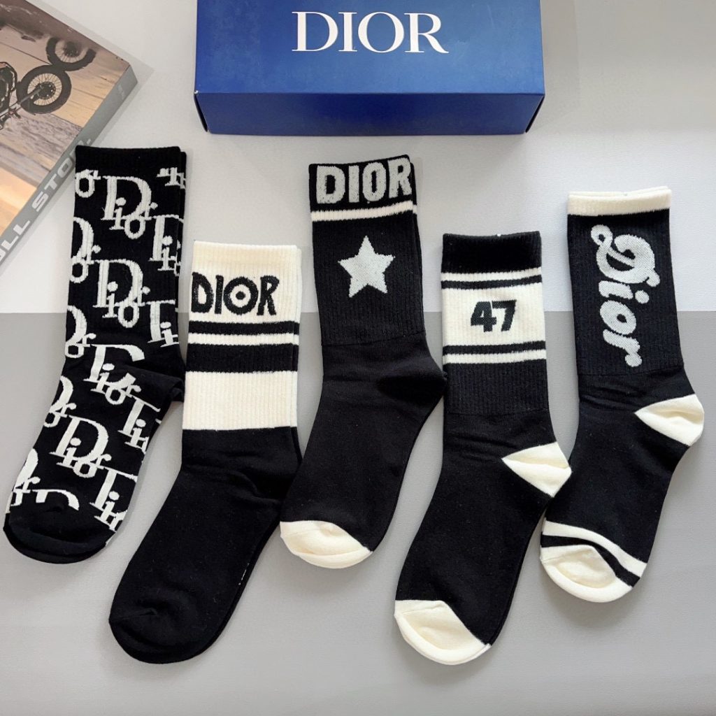 Dior new lettered ribbed knee-high socks