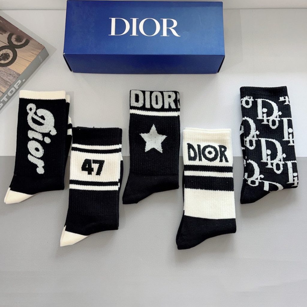 Dior new lettered ribbed knee-high socks