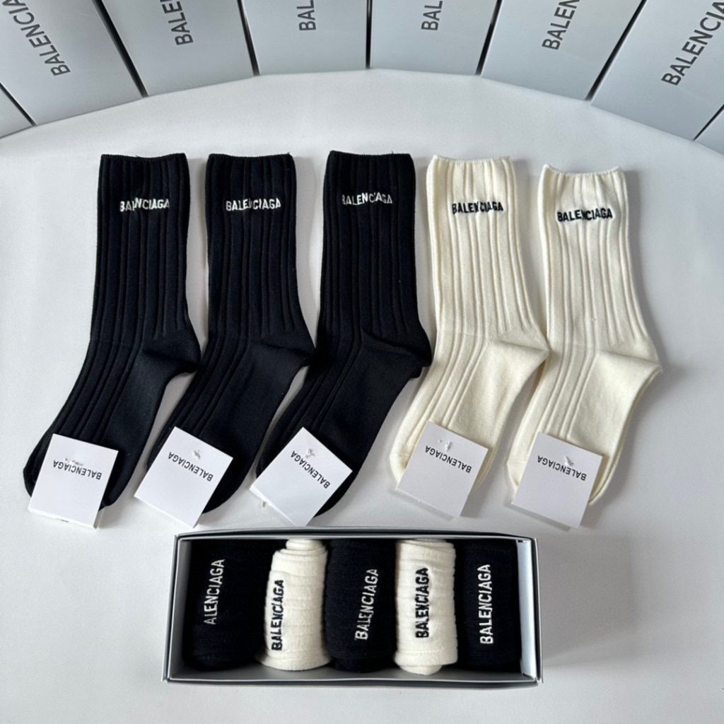 Balenciaga New Embroidered Mid-Length Slouchy Socks