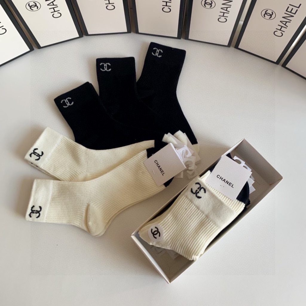 Chanel New Mid-Length Slouchy Socks