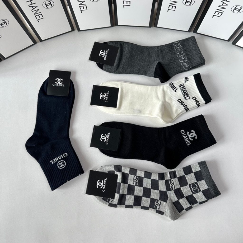 Chanel New Mid-Length Slouchy Socks