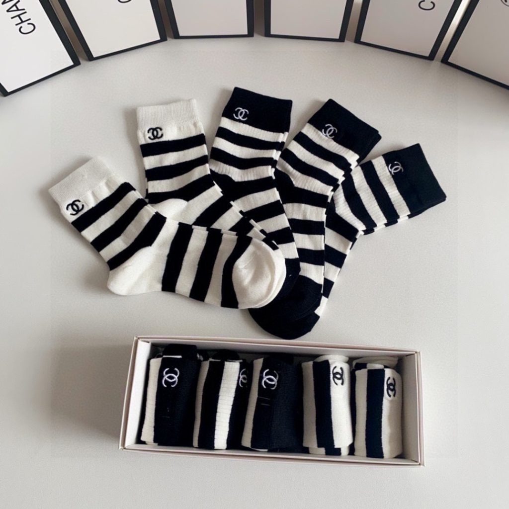 Chanel New Classic Embroidered Mid-Length Slouchy Socks