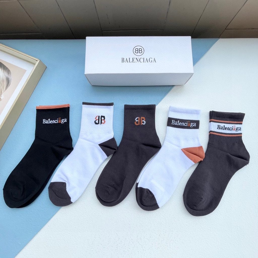 Balenciaga New Mid-Calf Scrunched Socks