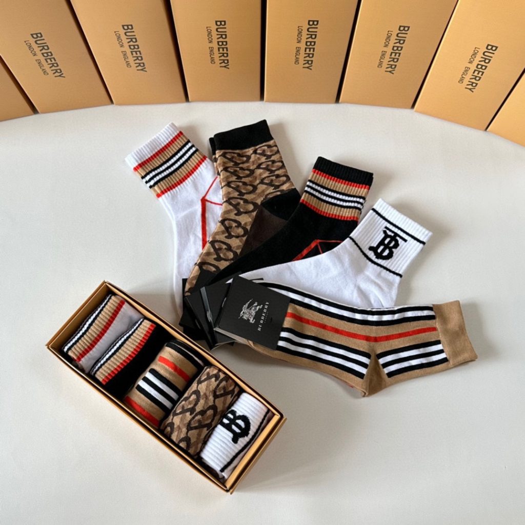 Burberry Iconic Plaid Short Socks