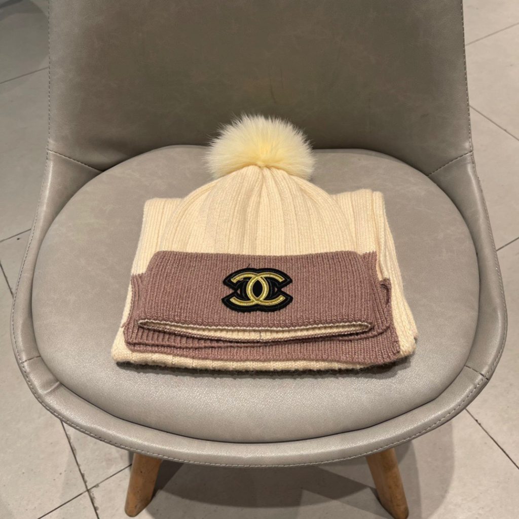 Chanel 2023 Fall/Winter Wool Set