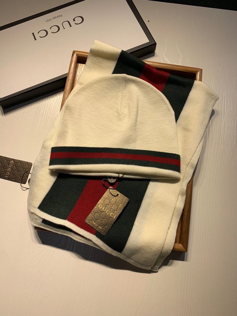 Gucci Wool Hat & Scarf Set – Chic and Warm Winter Essential