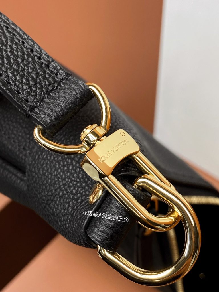 Louis Vuitton LOOP HOBO Bag M46725 Black