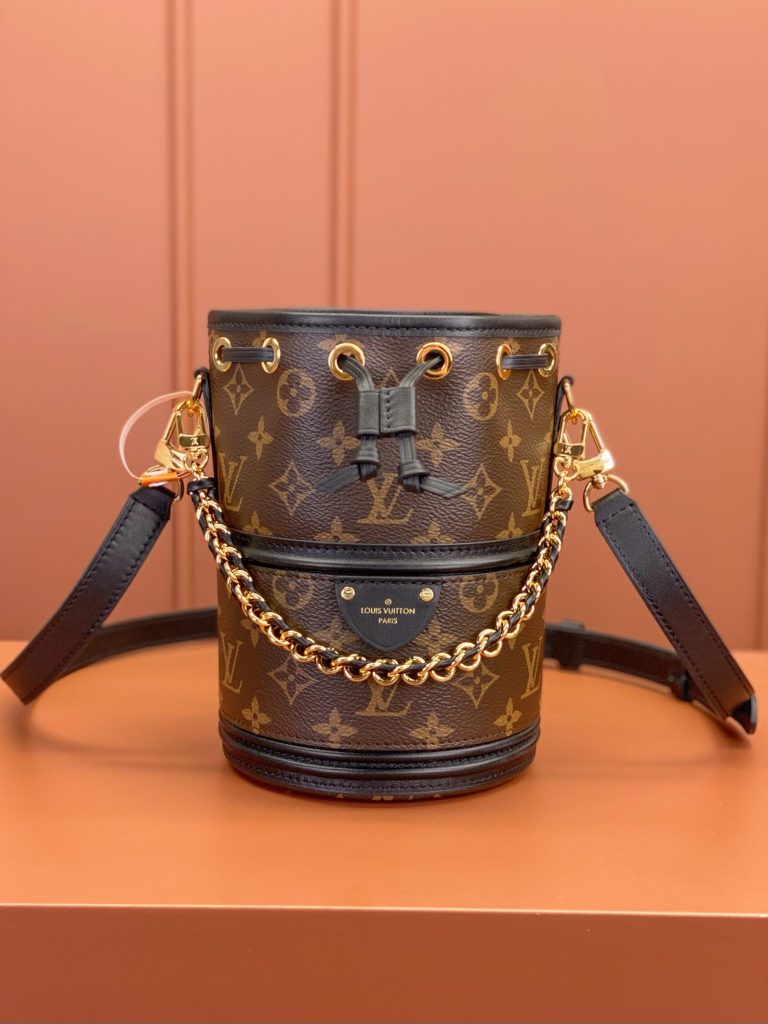 Louis Vuitton CANOÉ Bag M83480