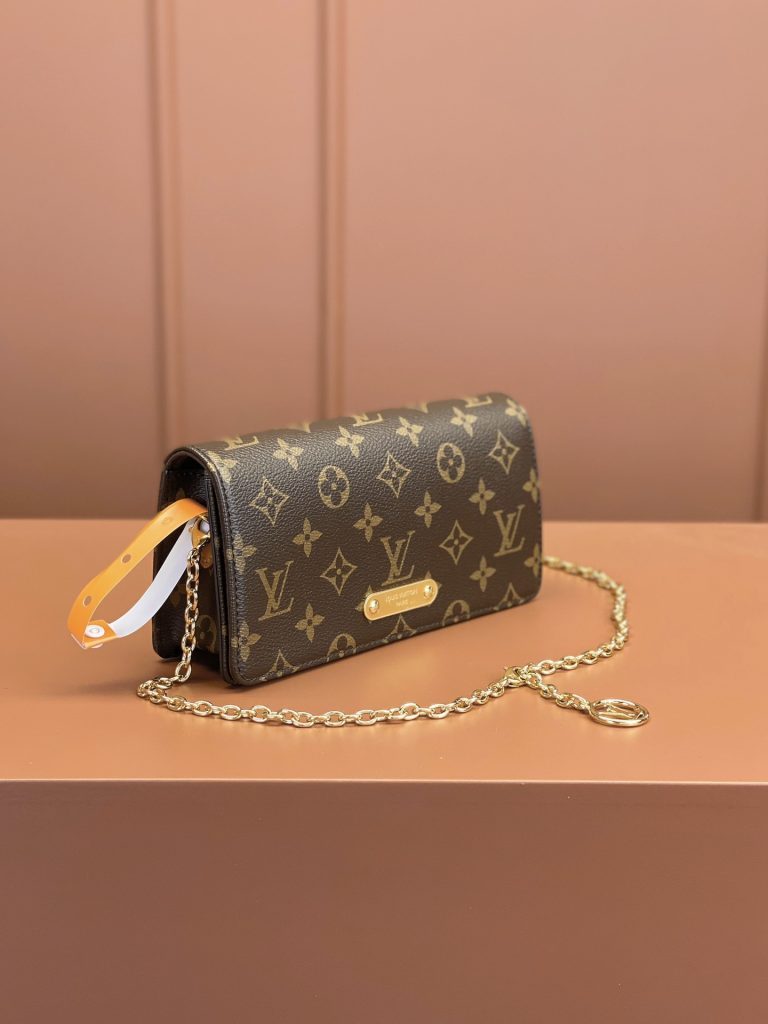 Louis Vuitton WALLET ON CHAIN LILY Bag