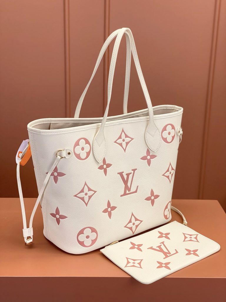 Louis Vuitton NEVERFULL MM (Medium) Tote Bag M21579