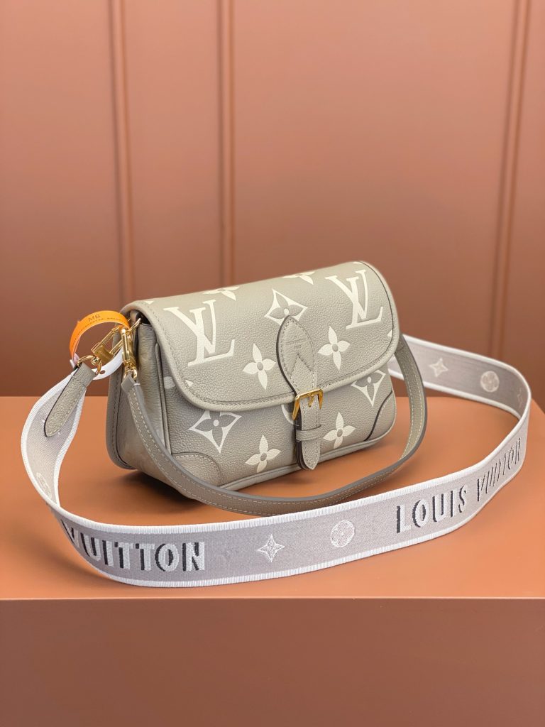 Louis Vuitton Diane Bag M46583 (Grey)