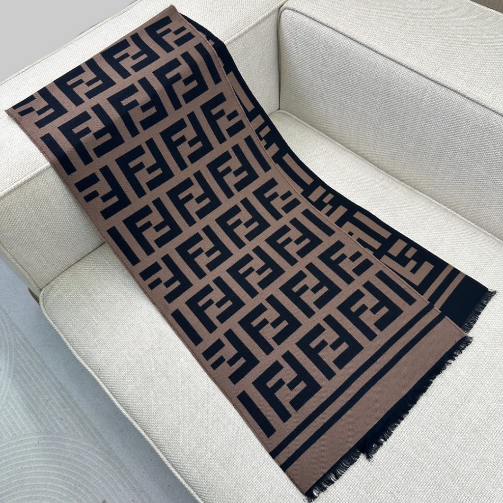 FENDI Classic Best-Selling Scarf