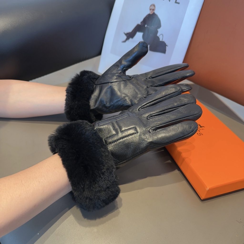 Hermès lambskin gloves.