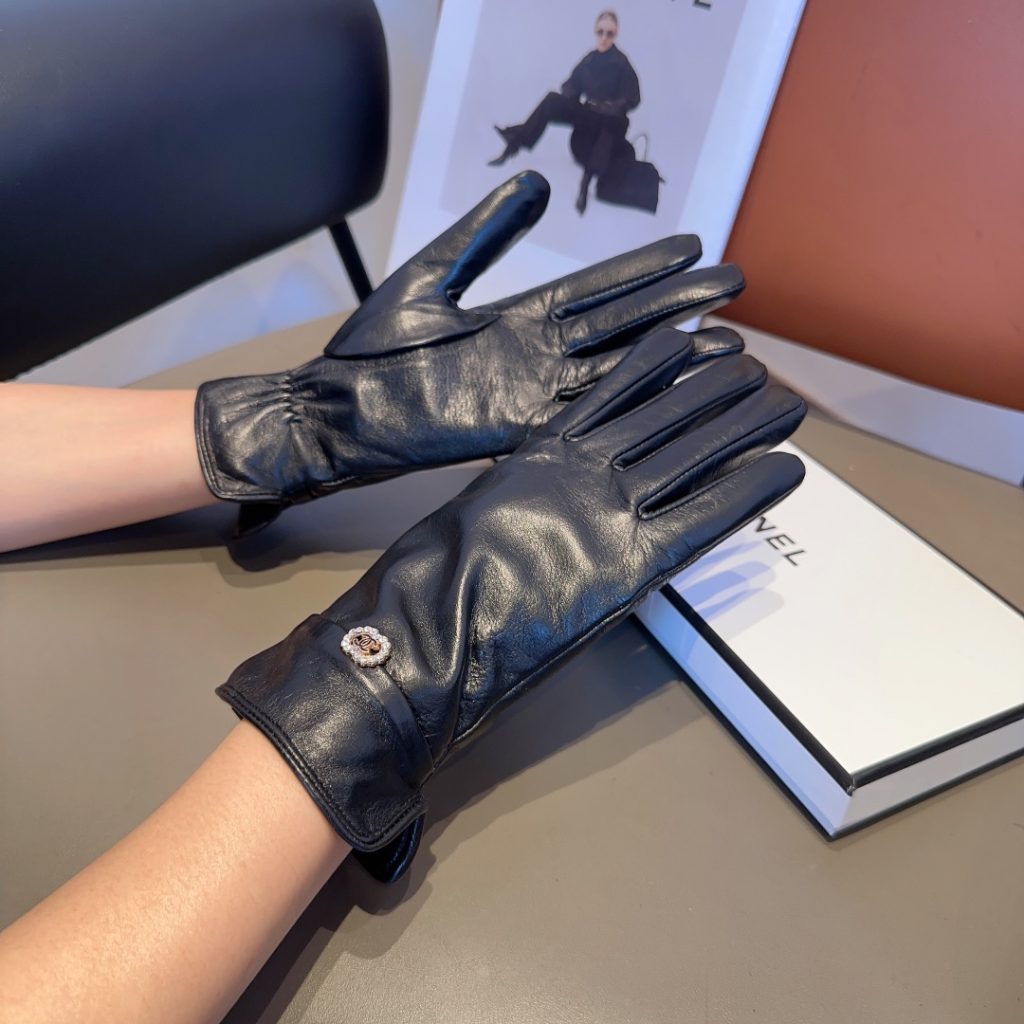 Chanel women’s lambskin fashion gloves