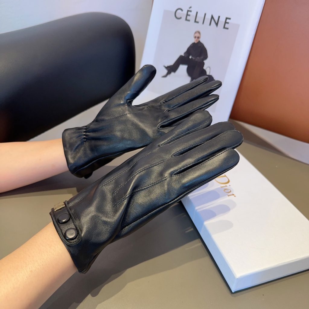 Dior Women’s Lambskin Fashion Gloves