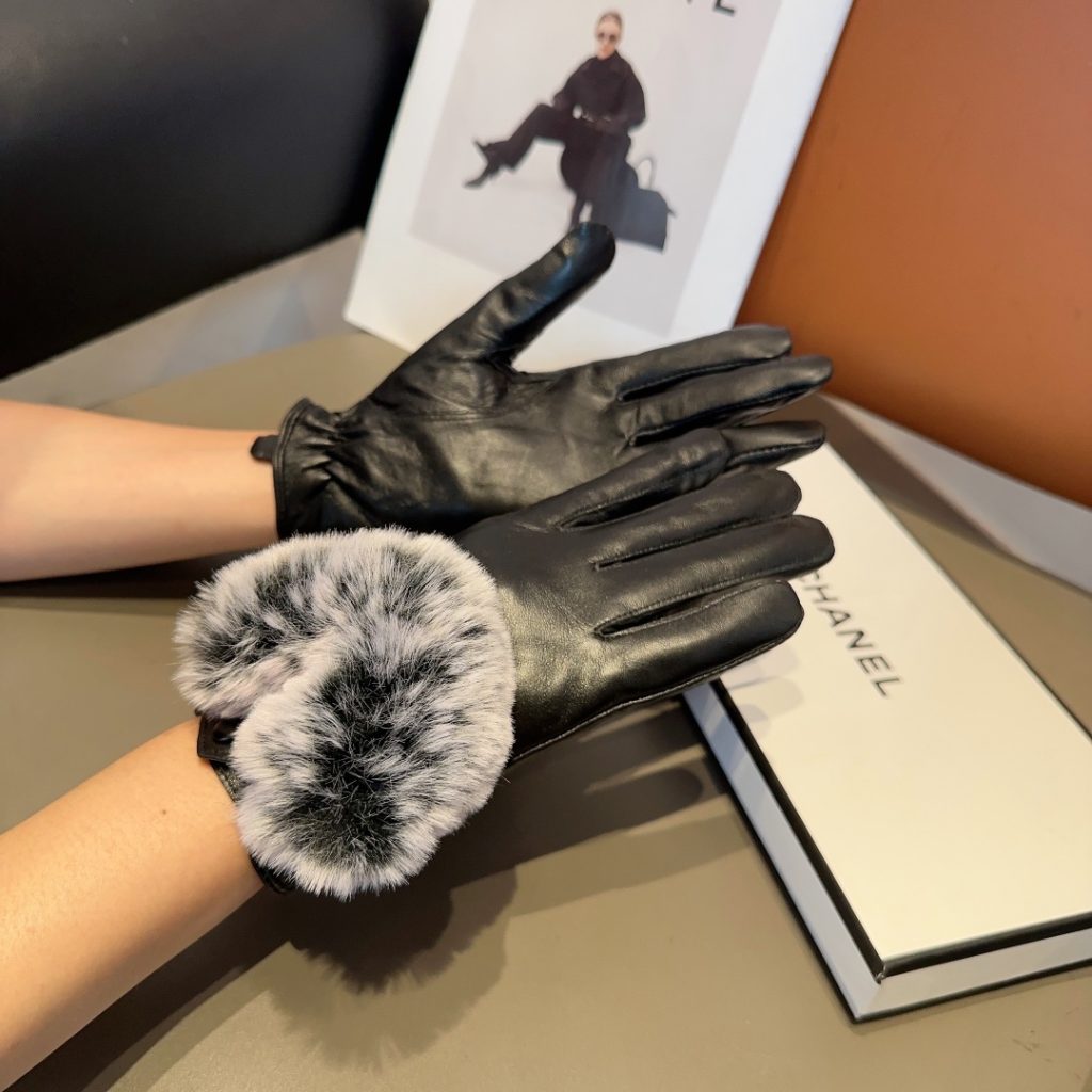 Chanel lambskin gloves