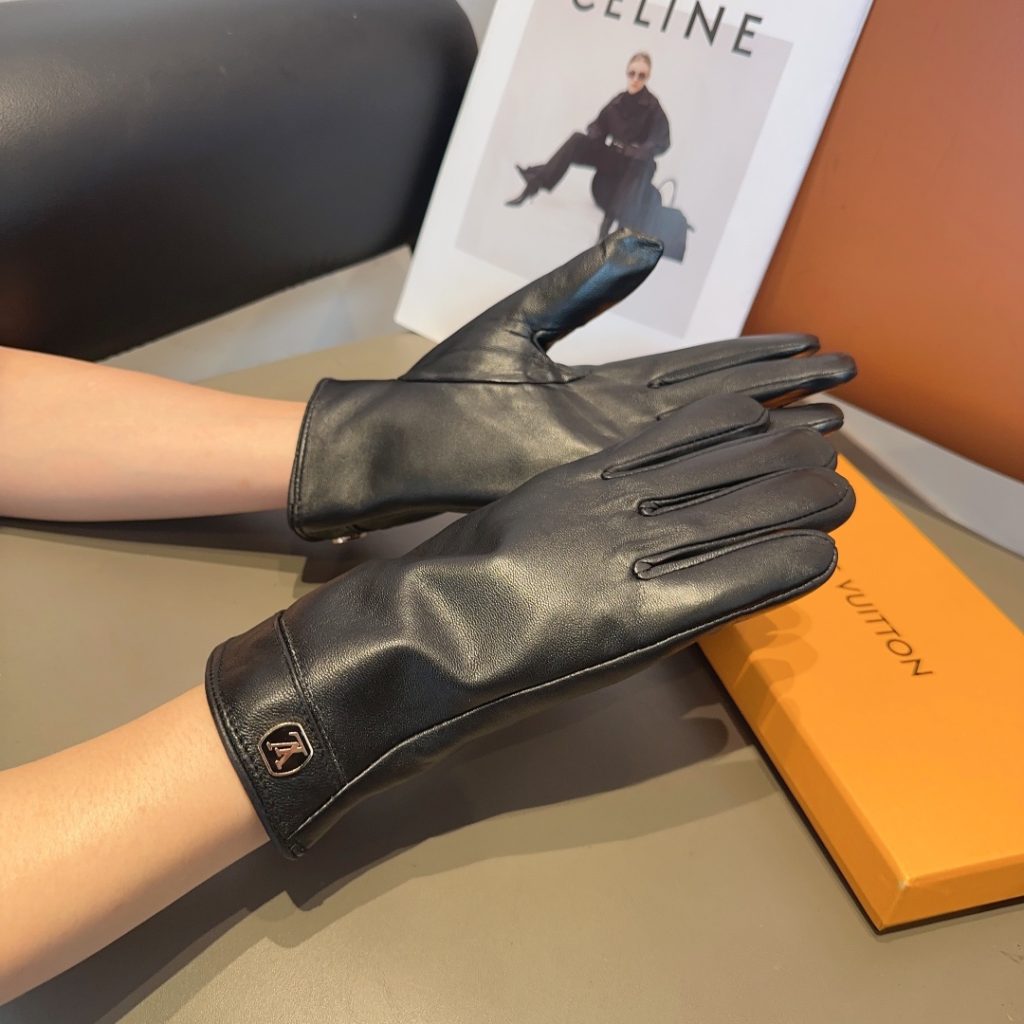 Louis Vuitton lambskin gloves