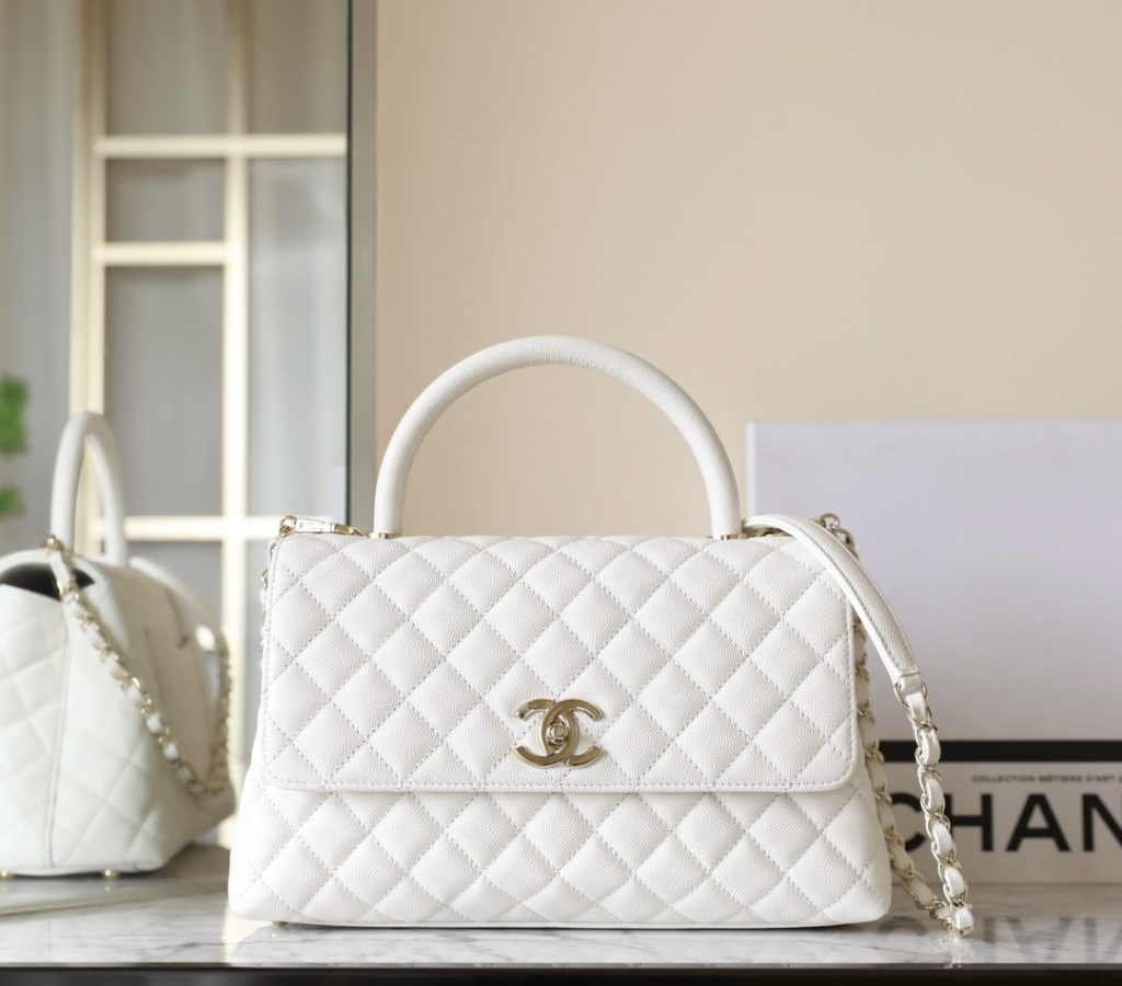 CHANEl Cocohandle Laptop flap bag white medium