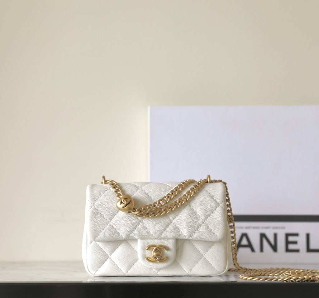 CHANEL Heart Clasp Flap Bag in White, Small Size