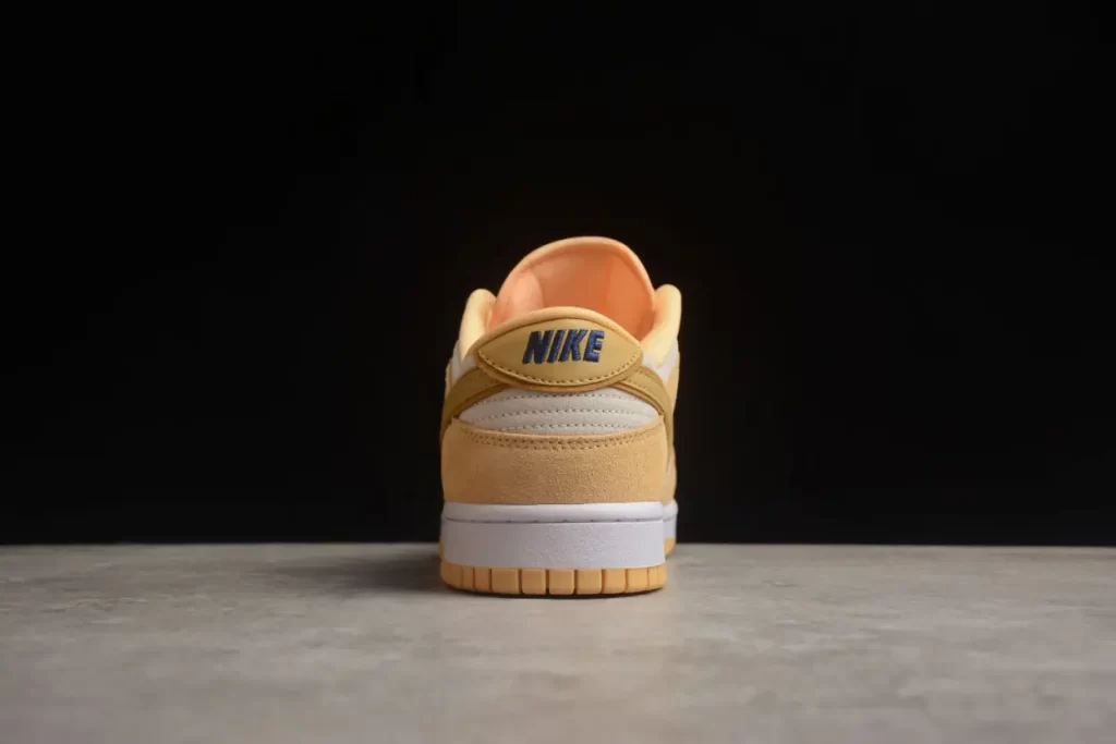 nike SB Dunk Low Gold Suede DV7411 200