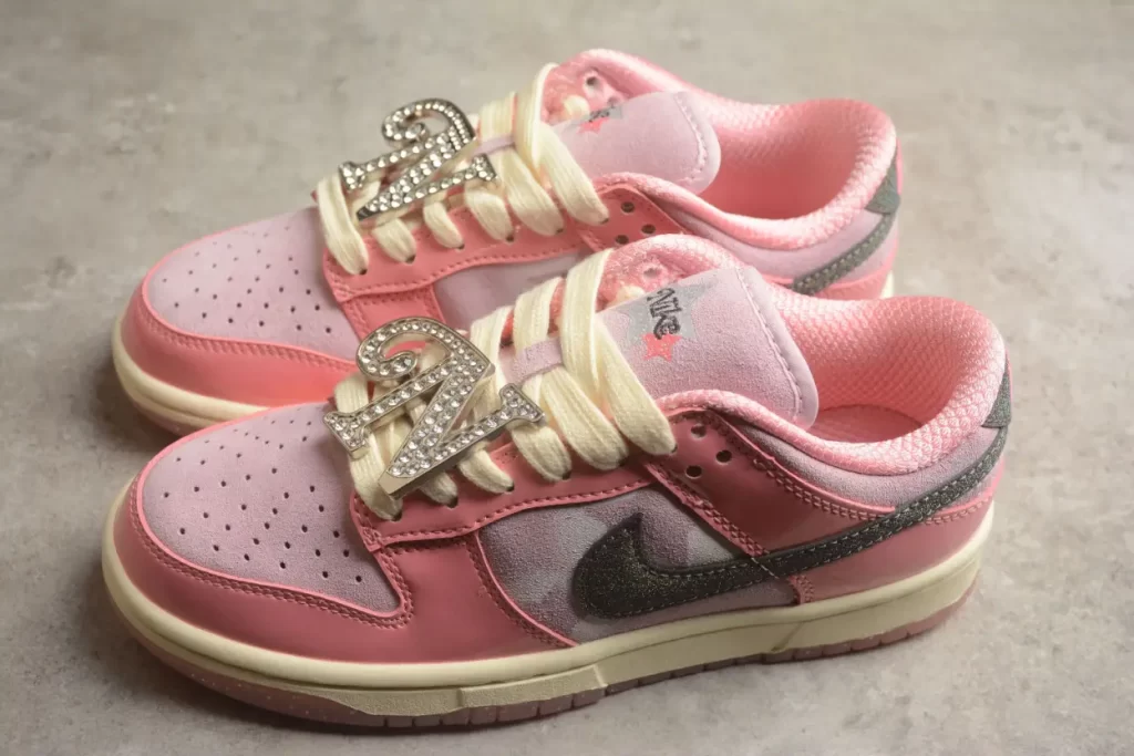 Nike SB Dunk Low LX ‘Barbie’ FN8927-621