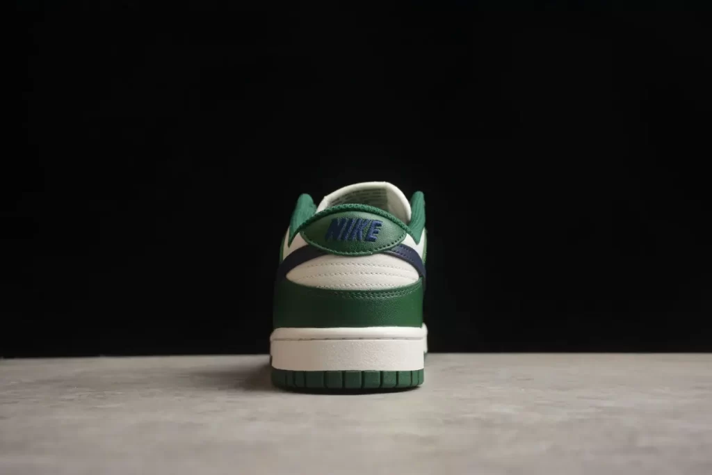 nike SB Dunk Low Retro Gorge Green Midnight Navy DD1503-300