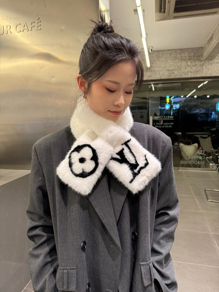 Louis Vuitton New Rabbit Fur Neck Warmer