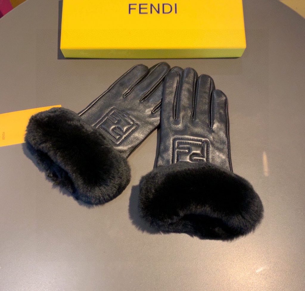 Chanel Autumn/Winter Lazy Rabbit Fur and Sheepskin Gloves