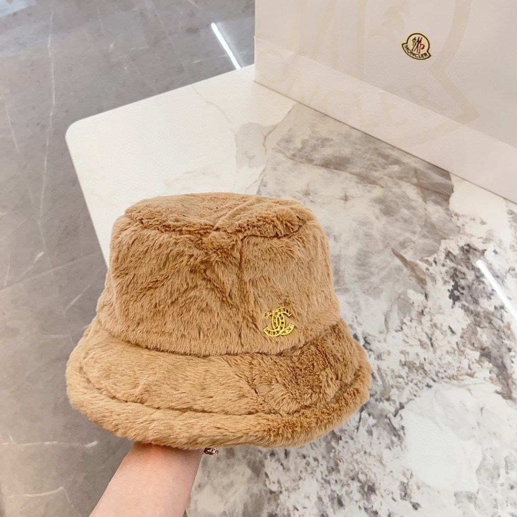 CHANEL 2024 Autumn/Winter Chanel-Style Plush Bucket Hat